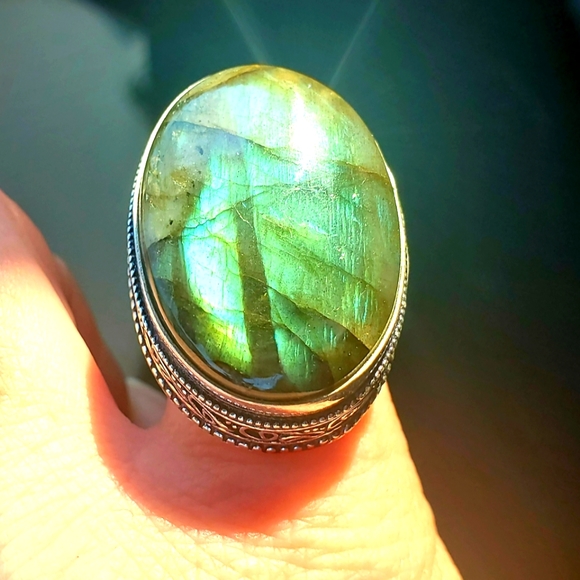 *SALE* New Huge Labradorite 925 Silver Ring. - Picture 2 of 16